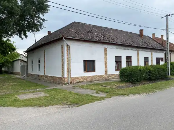 Eladó családi ház, Kistelek 5 szoba 153 m² 46 M Ft