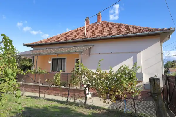 Eladó családi ház, Sándorfalva 3 szoba 92 m² 59.9 M Ft