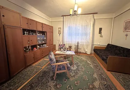 Eladó családi ház, Sándorfalva 2 szoba 112 m² 53.5 M Ft