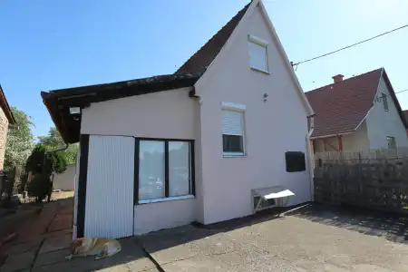 Eladó nyaraló, Sándorfalva 3 szoba 50 m² 29.9 M Ft
