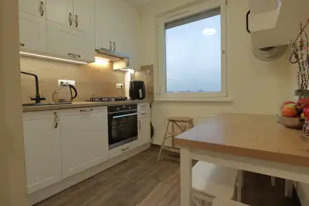 Eladó panellakás, Szeged 1+2 szoba 53 m² 47.9 M Ft