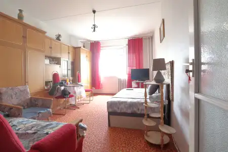Eladó panellakás, Szeged 3 szoba 60 m² 44.9 M Ft
