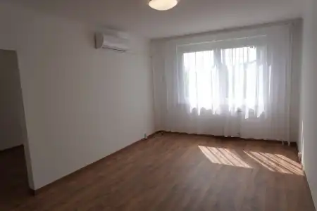 Eladó panellakás, Szeged 2+1 szoba 60 m² 64 M Ft