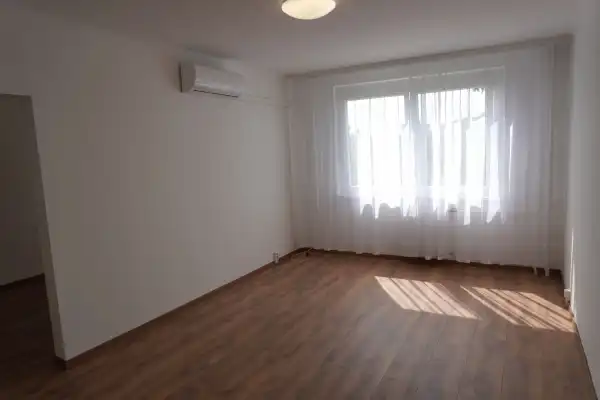 Eladó panellakás, Szeged 2+1 szoba 60 m² 64 M Ft