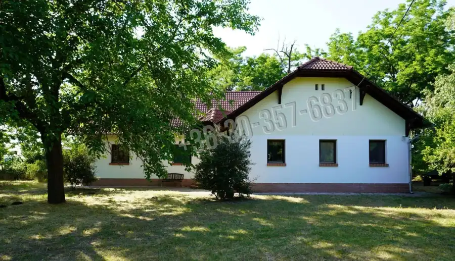 eladó tanya, Balástya
