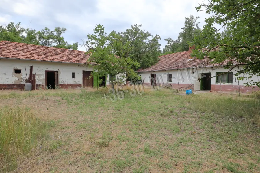 eladó tanya, Balástya