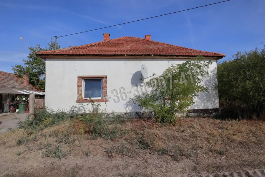 eladó tanya, Dóc