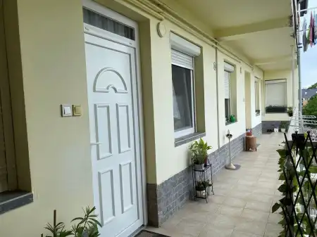 Eladó téglalakás, Szeged 3 szoba 68 m² 69.8 M Ft