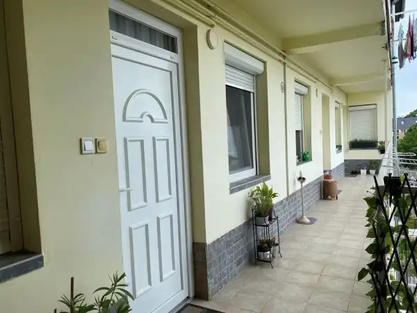 Eladó téglalakás, Szeged 3 szoba 68 m² 69.8 M Ft