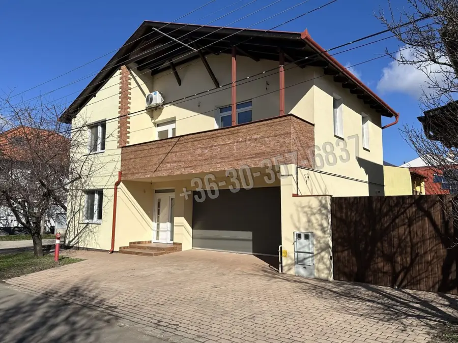 eladó újszerű családi ház, Szeged