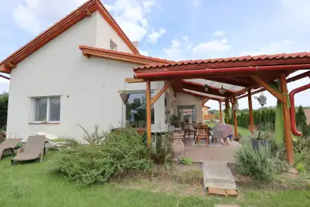 Kiadó családi ház, Szeged 4 szoba 140 m² 450 E Ft/hó