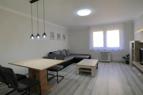 Kiadó téglalakás, Szeged 2 szoba 50 m² 200 E Ft/hó