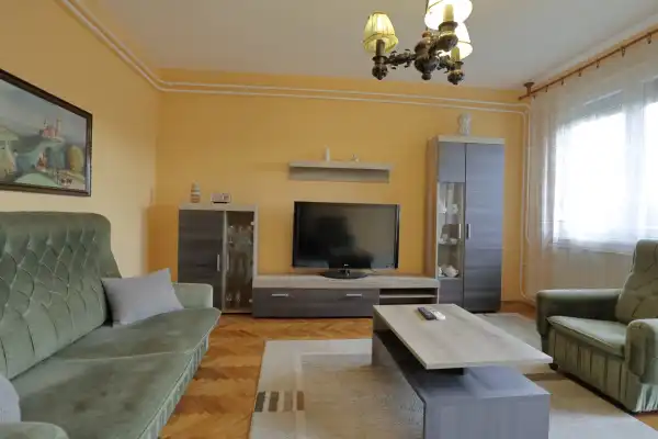 Kiadó téglalakás, Szeged 2 szoba 62 m² 150 E Ft/hó