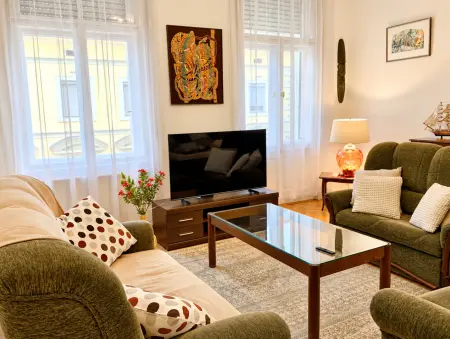 Kiadó téglalakás, Szeged 3 szoba 100 m² 290 E Ft/hó