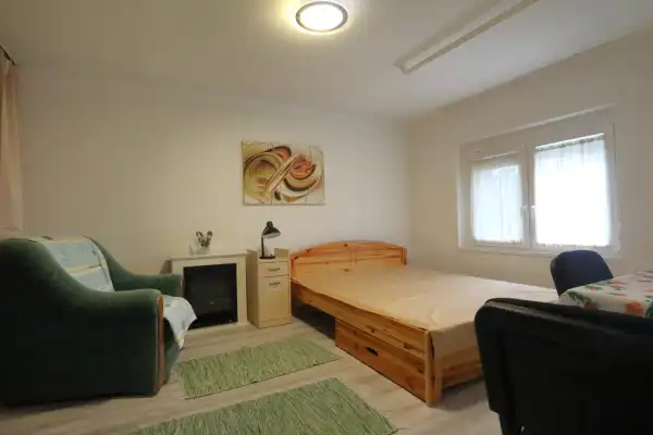 Kiadó téglalakás, Szeged 1 szoba 27 m² 110 E Ft/hó